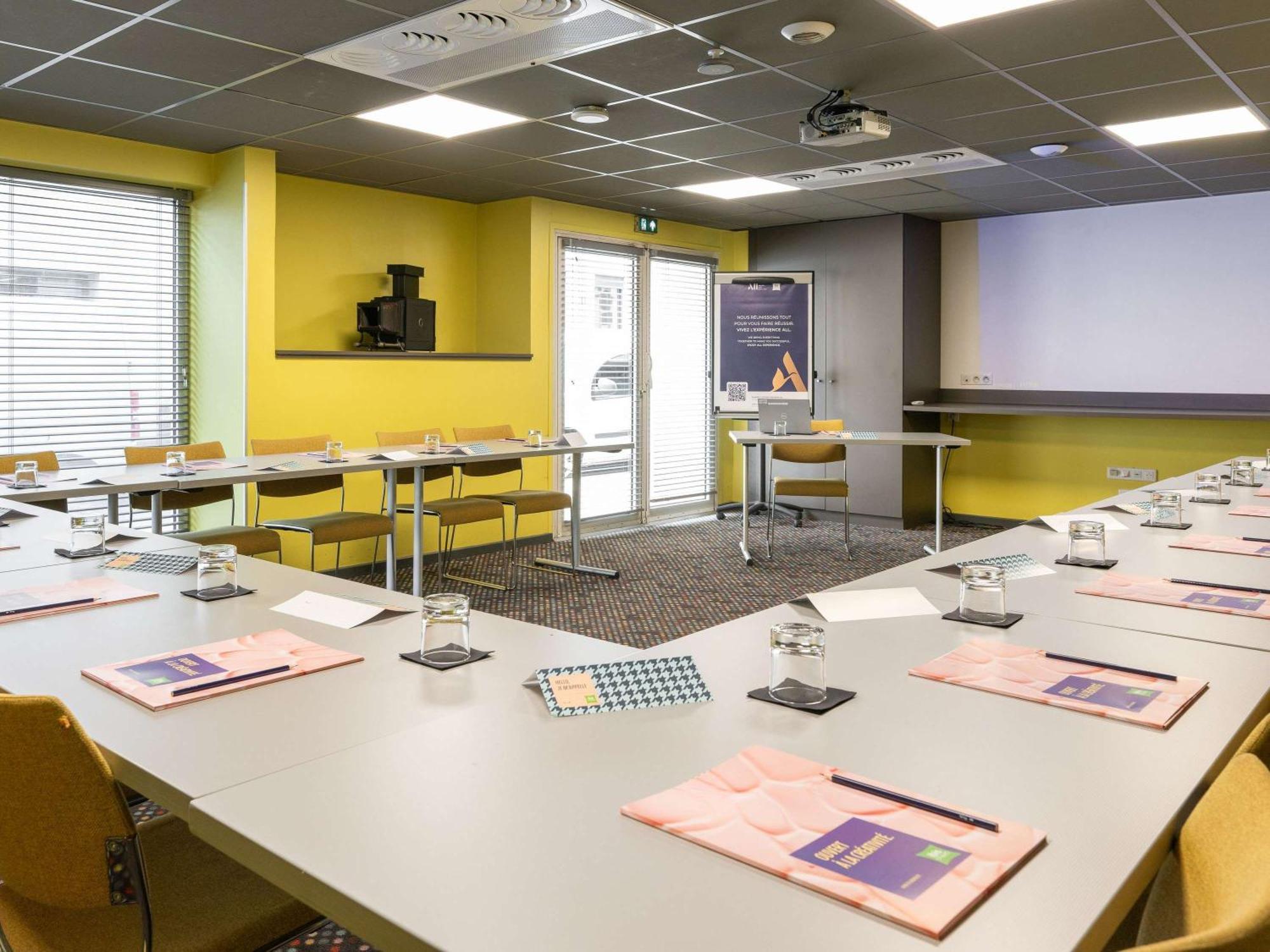 Ibis Budget Lyon Centre Confluence Exterior foto