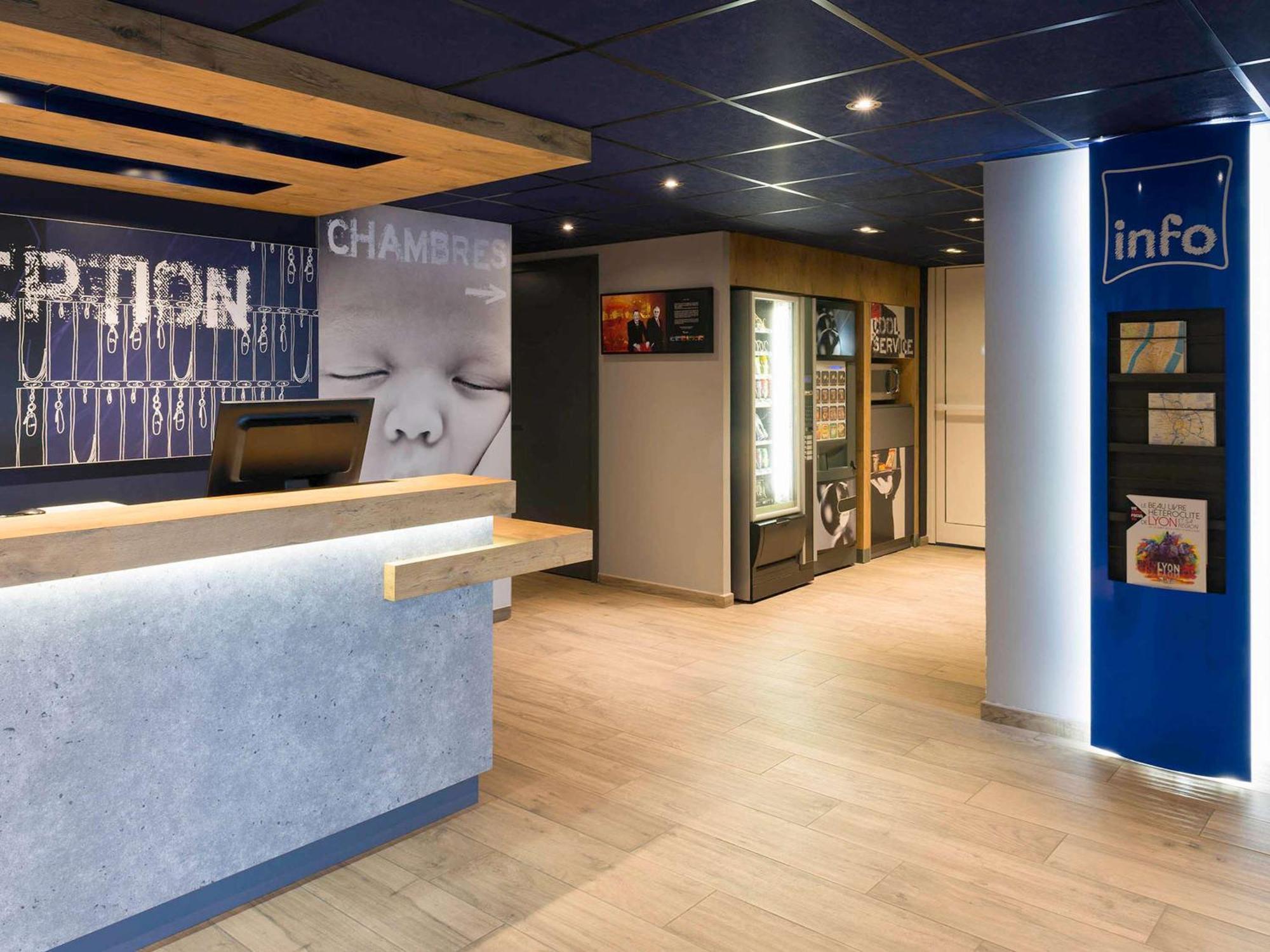Ibis Budget Lyon Centre Confluence Exterior foto