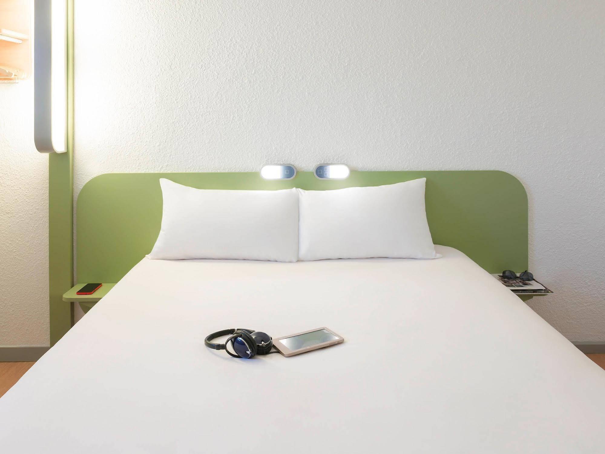 Ibis Budget Lyon Centre Confluence Exterior foto